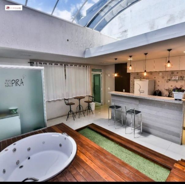 Casa com 3 quartos — Santa Amélia, Belo Horizonte