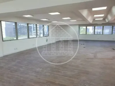 à venda, 204m² no Cidade Monções, São Paulo