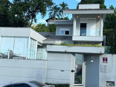 Casa com 3 Quartos à venda, 289m² no Centro I, Brusque