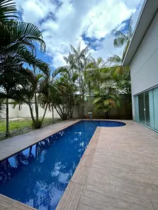 Sobrado com 4 Quartos à venda, 300m² no Tarumã, Manaus