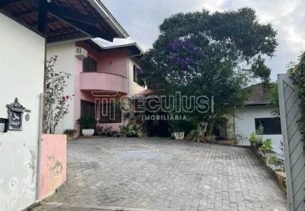 Casa com 5 Quartos à venda, 710m² no Vila Nova, Jaraguá do Sul