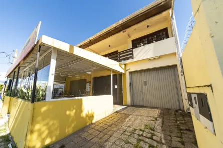 Sobrado com 5 Quartos à venda, 381m² no Capão da Imbuia, Curitiba
