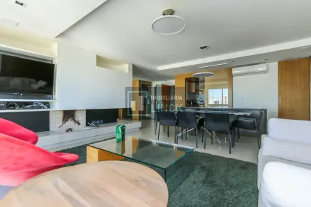Apartamento com 3 Quartos para venda ou aluguel, 180m² no Três Figueiras, Porto Alegre