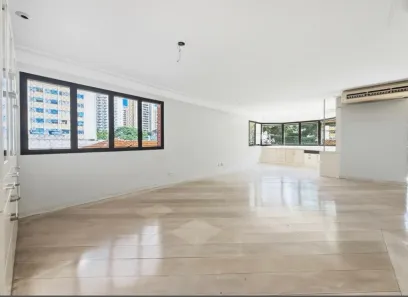 Apartamento com 4 Quartos à venda, 200m² no Vila Uberabinha, São Paulo