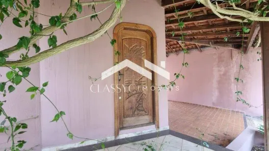 Casa com 3 Quartos para alugar, 210m² no Fundinho, Uberlândia