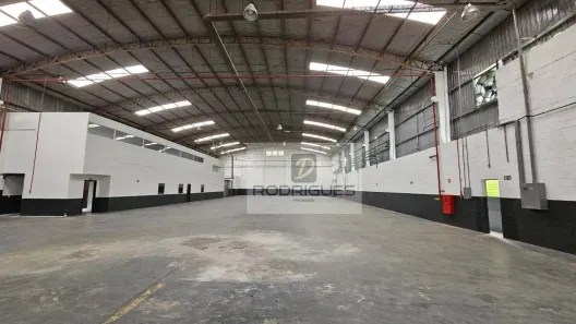 Galpão/Depósito/Armazém para alugar, 1800m² no Serraria, Diadema