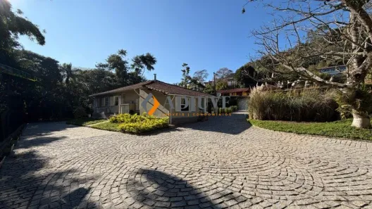 Casa com 4 Quartos à venda, 2000m² no Carangola, Petrópolis