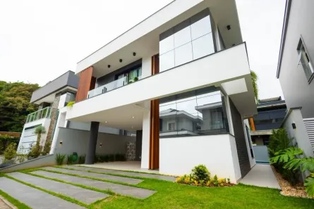 Casa de Condomínio com 3 Quartos à venda, 246m² no Vila Nova, Joinville