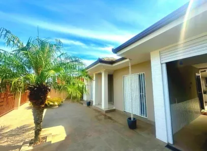 Casa com 3 Quartos à venda, 230m² no Uvaranas, Ponta Grossa