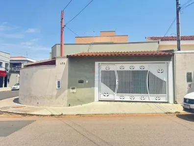Casa com 3 Quartos para alugar, 125m² no Parque João de Vasconcelos, Sumaré