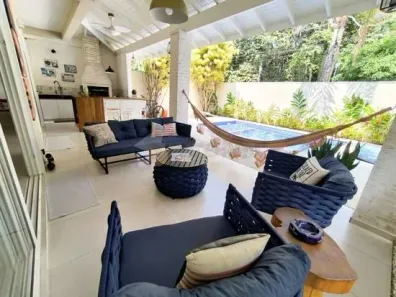 Sobrado com 5 Quartos à venda, 340m² no Jardim Primavera, Caraguatatuba
