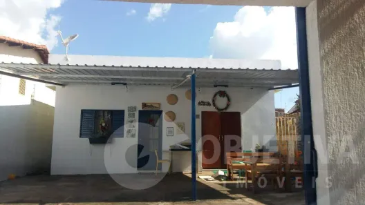 Casa com 3 Quartos à venda, 133m² no Jardim das Palmeiras, Uberlândia
