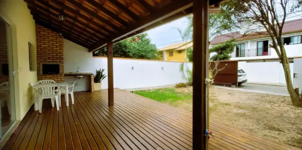 Casa com 2 Quartos para alugar, 110m² no Rio Tavares, Florianópolis
