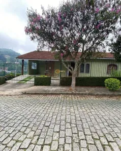 Casa com 4 Quartos para alugar, 170m² no Agriões, Teresópolis