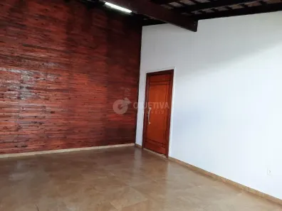Casa com 3 Quartos à venda, 151m² no Laranjeiras, Uberlândia