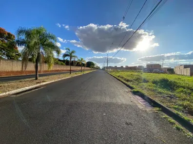 Lote/Terreno à venda, 278m² no Jardim Ipanema, Uberlândia