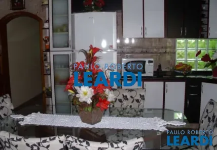 Sobrado com 4 Quartos à venda, 257m² no Jardim Stella, Santo André
