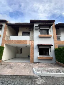 Casa de Condomínio com 4 Quartos à venda, 100m² no Sapiranga-Coité, Fortaleza