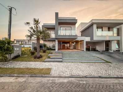 Casa de Condomínio com 4 Quartos à venda, 265m² no Cidade Alpha, Eusébio