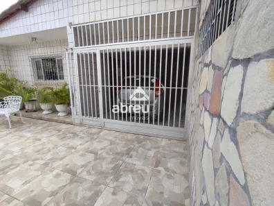 Casa com 5 Quartos à venda, 235m² no Lagoa Nova, Natal