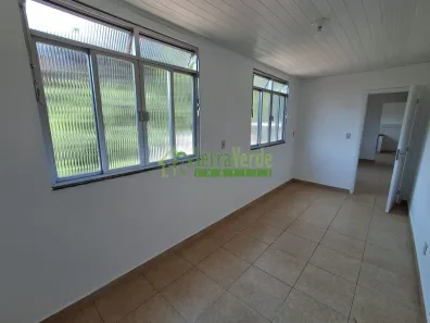 Casa com 2 Quartos para alugar, 70m² no Castelanea, Petrópolis