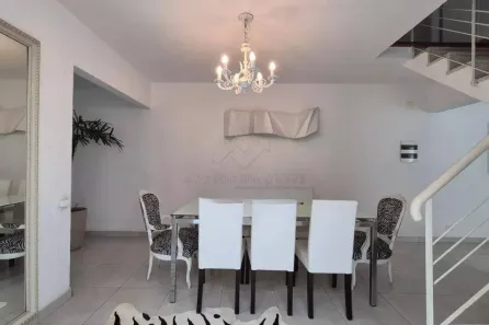 Sobrado com 3 Quartos para alugar, 305m² no Vila Alpina, Santo André