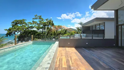 Casa de Condomínio com 5 Quartos à venda, 280m² no Camburi, São Sebastião