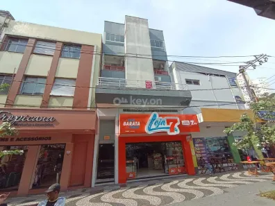 Apartamento com 3 Quartos para alugar, 100m² no Centro, Tubarão