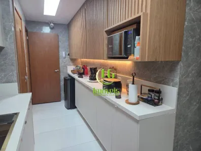 Apartamento com 3 Quartos para alugar, 128m² no Camboinhas, Niterói