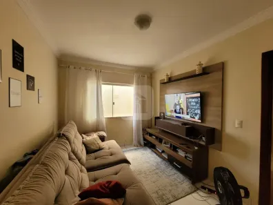 Sobrado com 4 Quartos à venda, 133m² no Jardim Holanda, Uberlândia