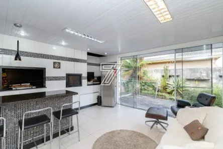Casa com 4 Quartos à venda, 300m² no Orleans, Curitiba