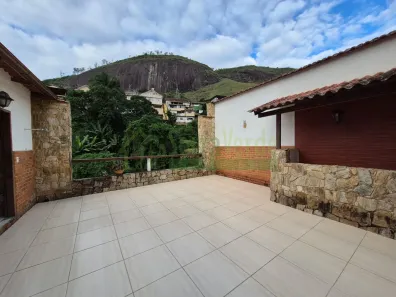 Casa com 3 Quartos à venda, 300m² no Cascatinha, Petrópolis