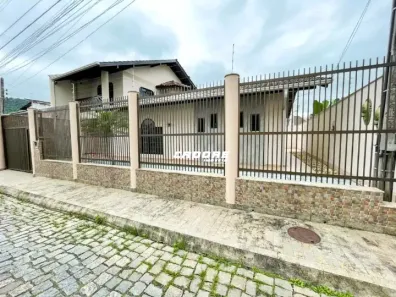 Casa com 4 Quartos para alugar, 150m² no Garcia, Blumenau