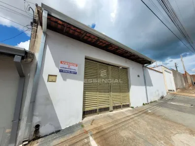 Casa com 3 Quartos à venda, 160m² no Conjunto Habitacional Roque Ortiz Filho, Botucatu