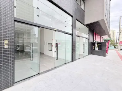 Ponto Comercial à venda, 65m² no Meia Praia, Itapema