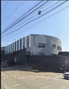 Galpão/Depósito/Armazém à venda, 743m² no Vila Paiva, São Paulo