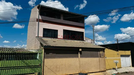 Sobrado com 3 Quartos à venda, 300m² no Riacho Fundo II, Brasília