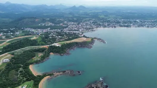 Lote/Terreno à venda, 684m² no Perocão, Guarapari