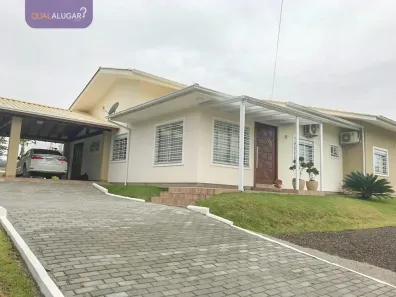 Casa com 3 Quartos para alugar, 250m² no , Gravatal