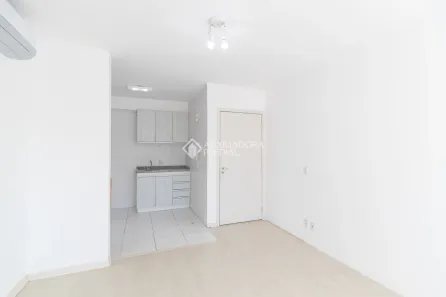 Apartamento com 3 Quartos para alugar, 70m² no Teresópolis, Porto Alegre