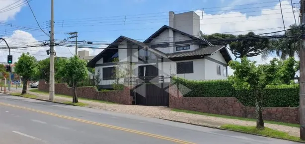 Casa com 3 Quartos para alugar, 405m² no Rio Branco, Caxias do Sul