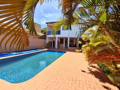Sobrado com 3 Quartos à venda, 232m² no Residencial Itamaracá, Goiânia