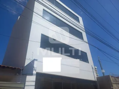 Casa com 1 Quarto para alugar, 400m² no Centro, Uberlândia