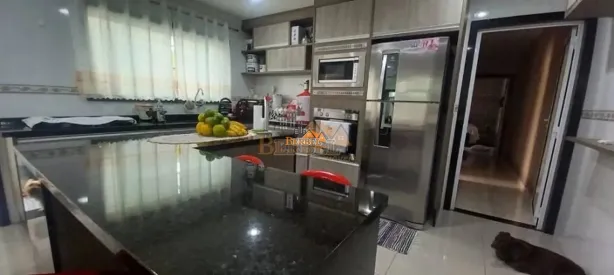 Sobrado com 3 Quartos à venda, 264m² no Vila Nhocune, São Paulo