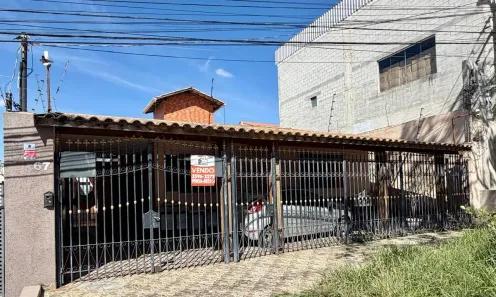 Casa com 5 Quartos à venda, 250m² no Flamengo, Contagem