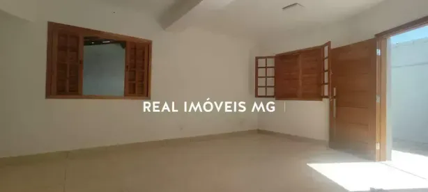Casa com 3 Quartos para alugar, 80m² no Tijuca, Contagem