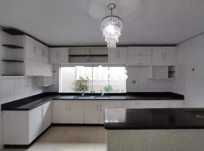 Casa com 5 Quartos à venda, 500m² no Jardim Karaíba, Uberlândia