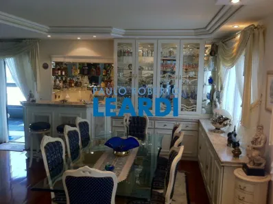 Apartamento com 3 Quartos à venda, 210m² no Vila Regente Feijó, São Paulo