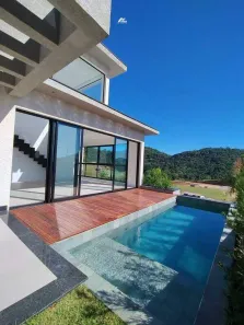 Casa de Condomínio com 4 Quartos à venda, 270m² no Centro, Camboriú