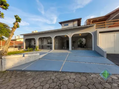 Sobrado com 3 Quartos à venda, 148m² no Ponta de Baixo, São José